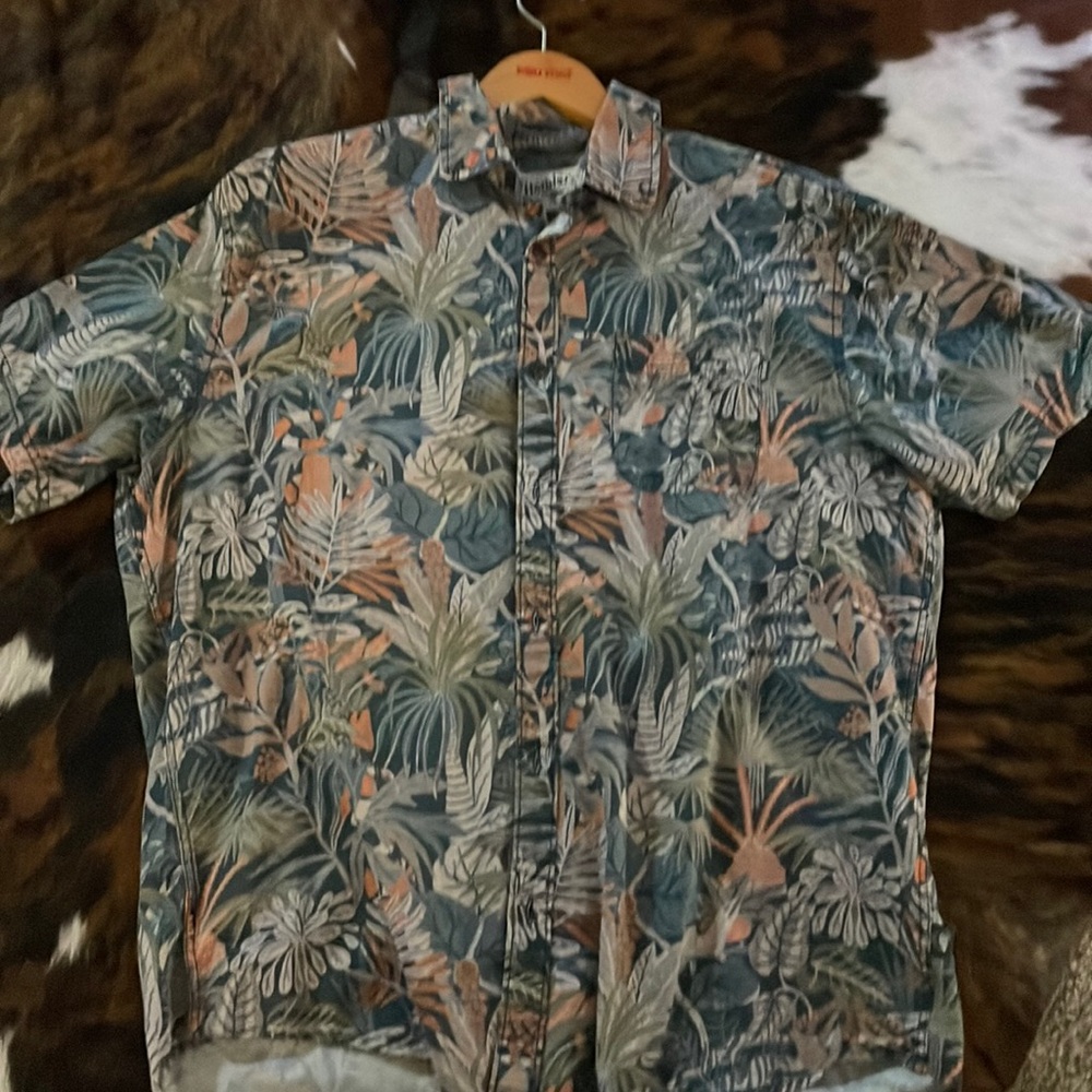 Howler bros pocket snap tee